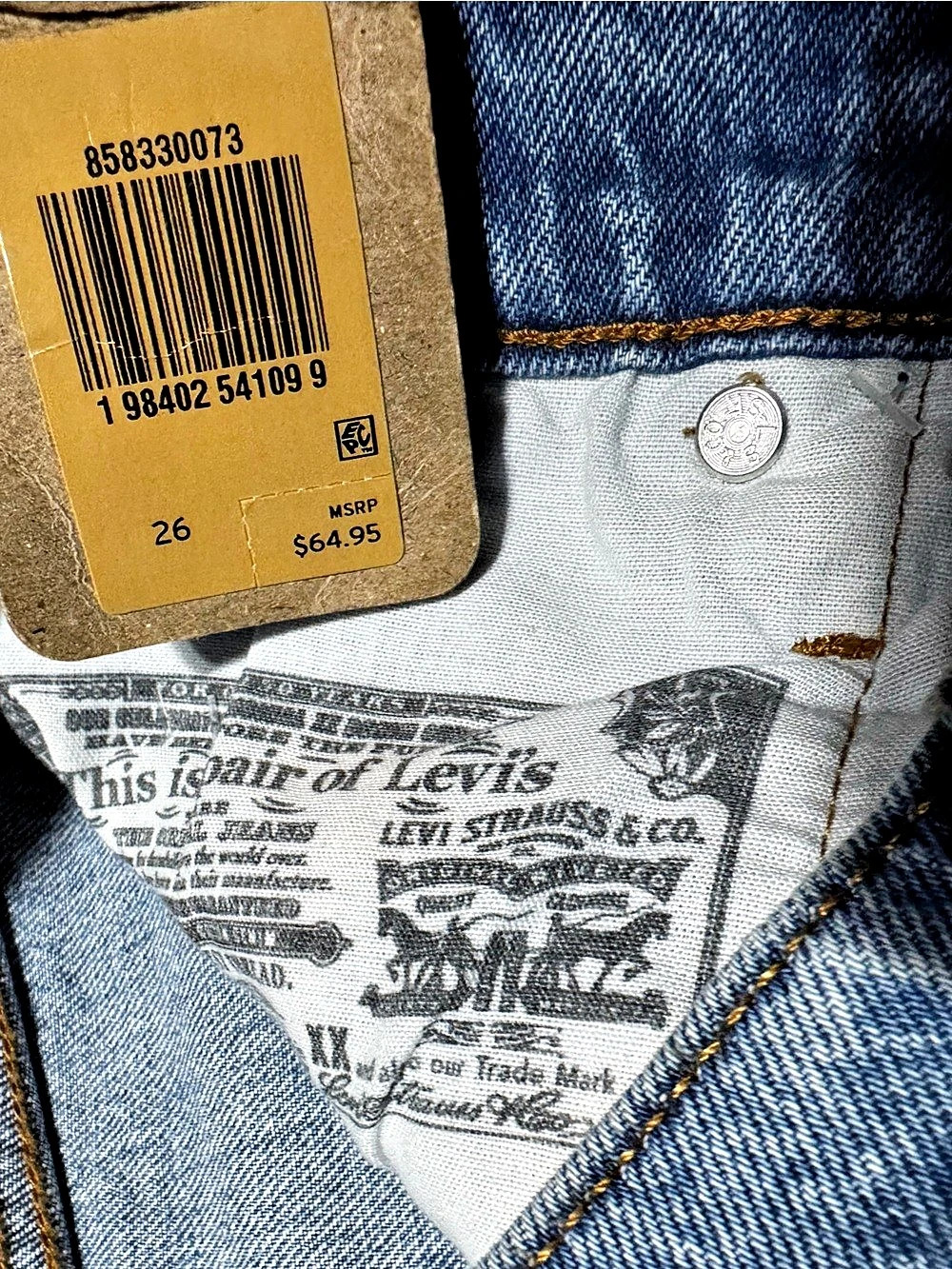 NWT Levi’s 501 Original High Rise Denim Shorts - Size 26